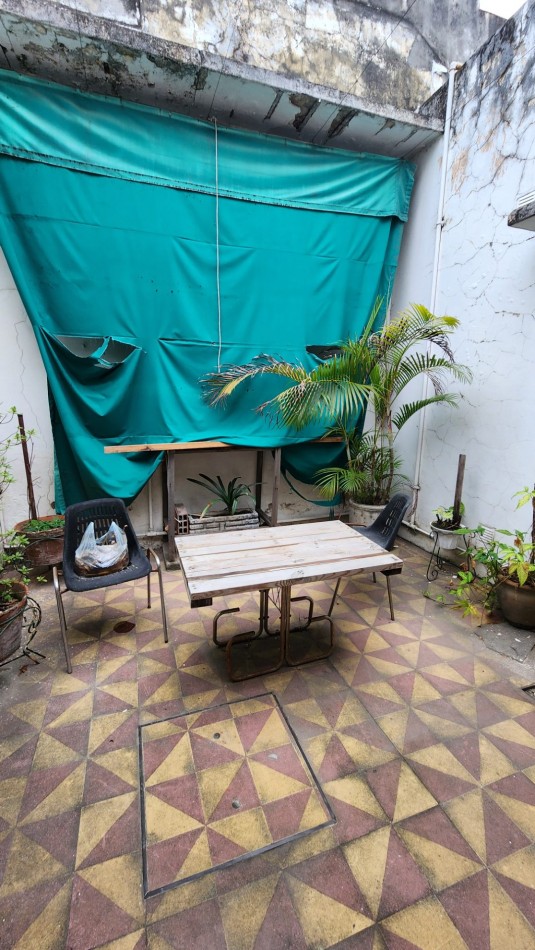 CASA A LA VENTA A RECICLAR EN CALLE PELLEGRINI