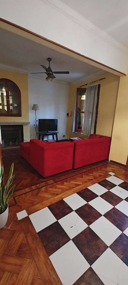 CASA EN VENTA HIPOLITO YRIGOYEN CASI URQUIZA
