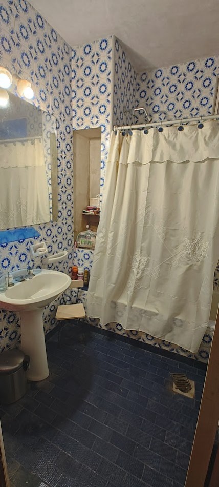 CASA EN VENTA HIPOLITO YRIGOYEN CASI URQUIZA