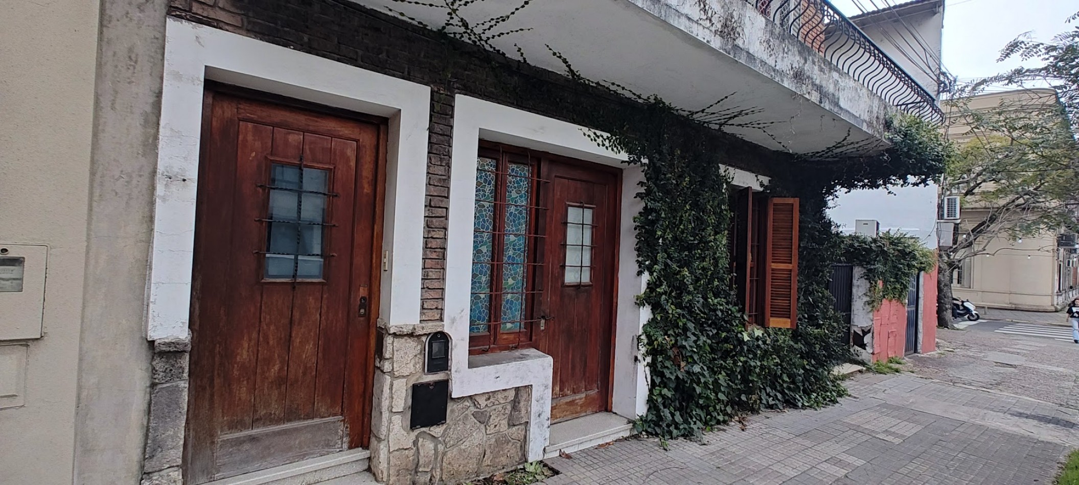 CASA EN VENTA HIPOLITO YRIGOYEN CASI URQUIZA