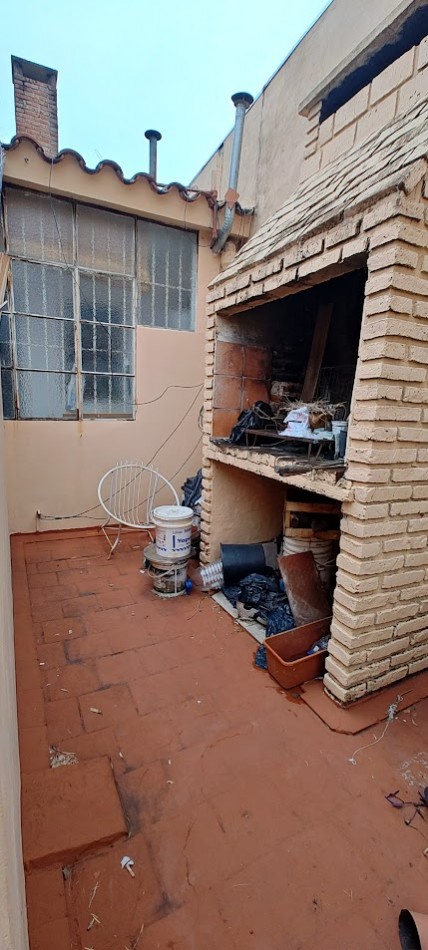 CASA EN VENTA HIPOLITO YRIGOYEN CASI URQUIZA