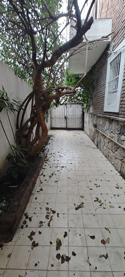 CASA EN VENTA HIPOLITO YRIGOYEN CASI URQUIZA
