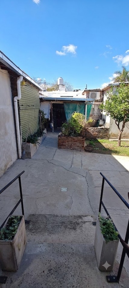 CASA EN VENTA CALLE CARLOS DOMINGO ALBERTO AL 3600