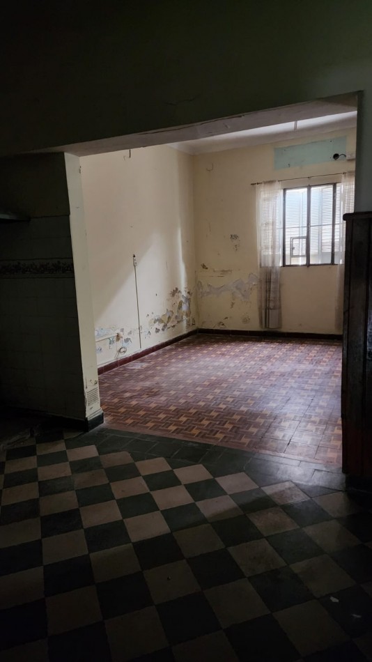 CASA A LA VENTA A RECICLAR EN CALLE 25 DE MAYO