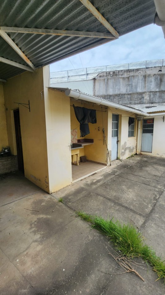 CASA A LA VENTA A RECICLAR EN CALLE 25 DE MAYO