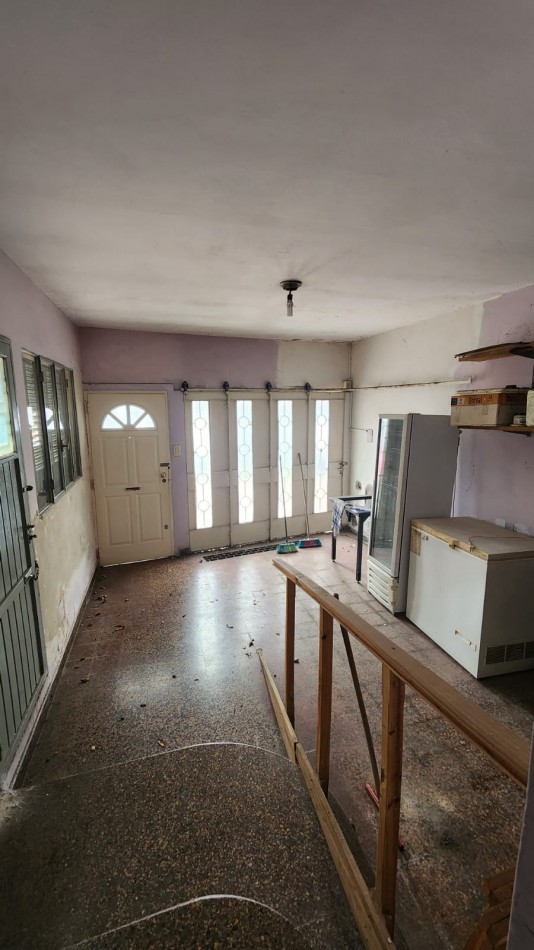 CASA A LA VENTA A RECICLAR EN CALLE 25 DE MAYO