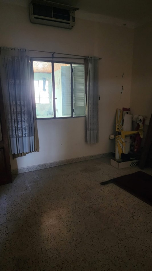 CASA A LA VENTA A RECICLAR EN CALLE 25 DE MAYO