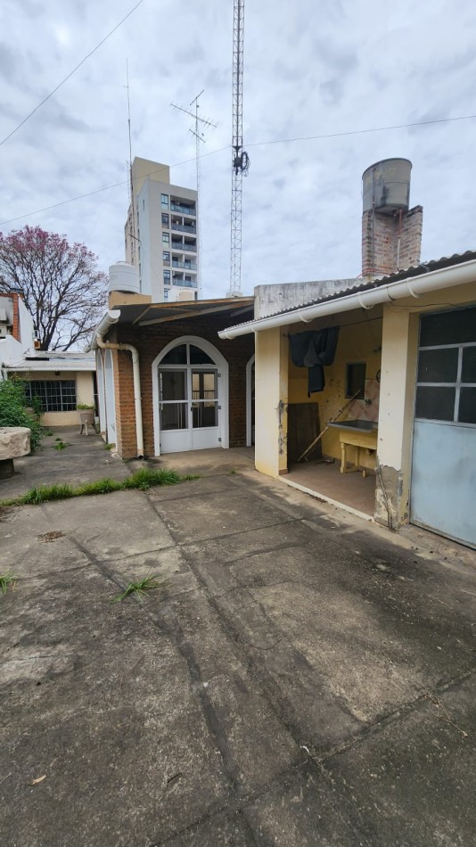 CASA A LA VENTA A RECICLAR EN CALLE 25 DE MAYO