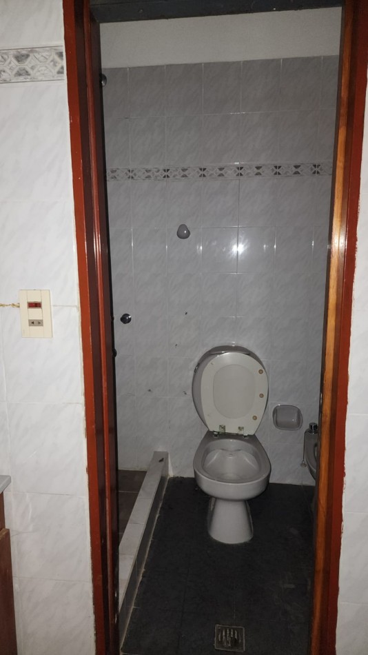 CASA A LA VENTA A RECICLAR EN CALLE 25 DE MAYO