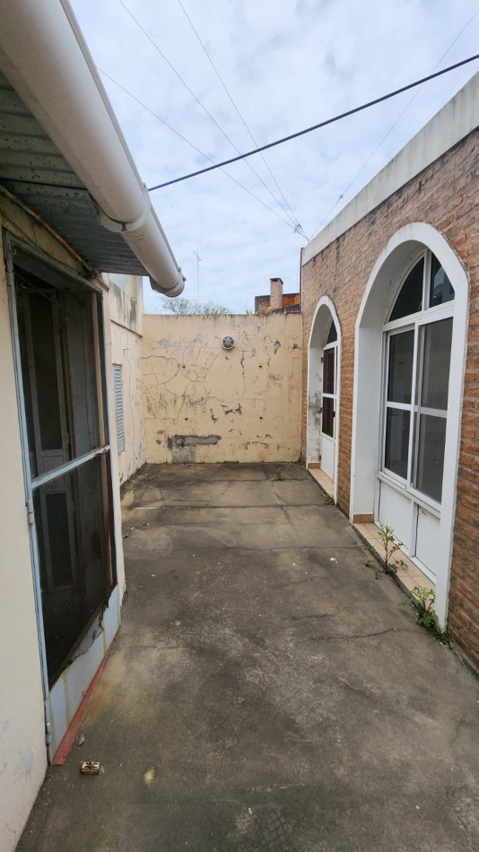 CASA A LA VENTA A RECICLAR EN CALLE 25 DE MAYO