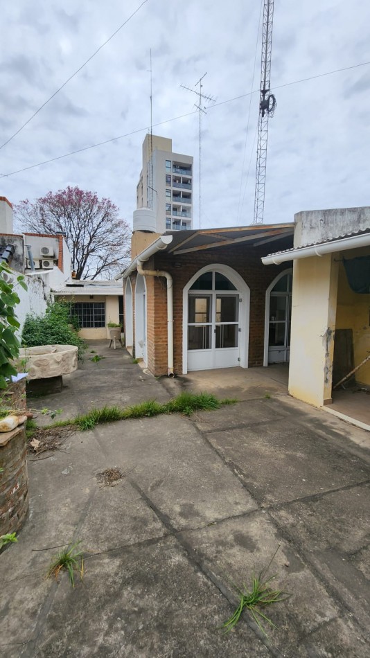 CASA A LA VENTA A RECICLAR EN CALLE 25 DE MAYO