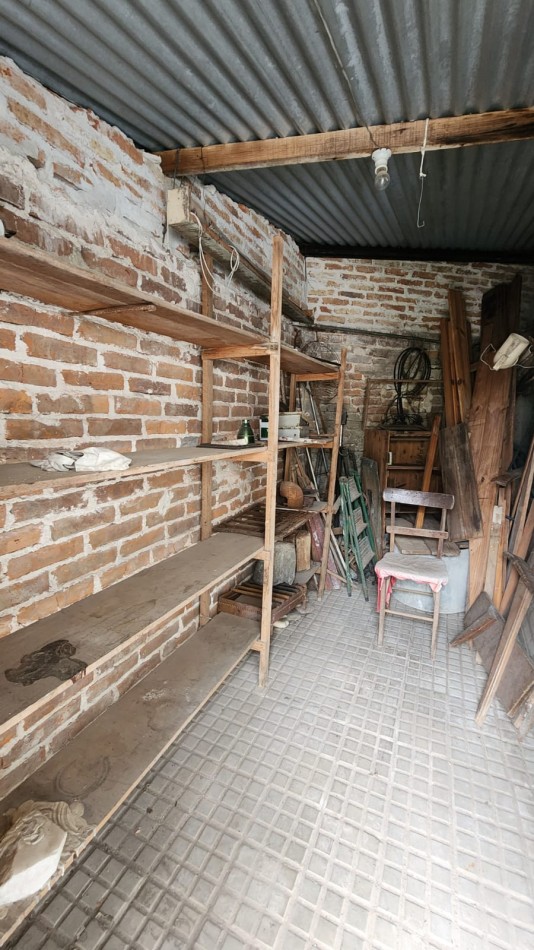 CASA A LA VENTA A RECICLAR EN CALLE 25 DE MAYO