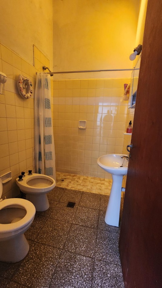 CASA EN VENTA EN CALLE LOPEZ Y PLANES 
