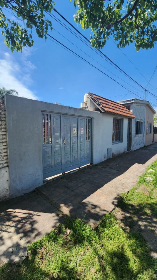 CASA EN VENTA EN CALLE LOPEZ Y PLANES 