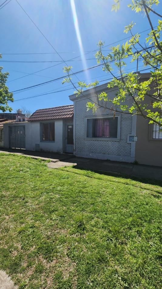 CASA EN VENTA EN CALLE LOPEZ Y PLANES 