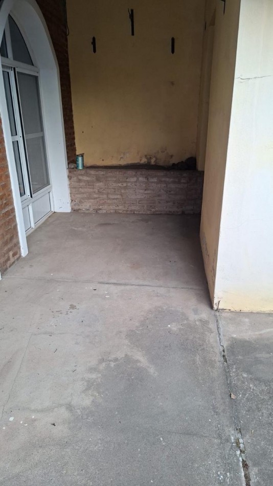 CASA A LA VENTA A RECICLAR EN CALLE 25 DE MAYO