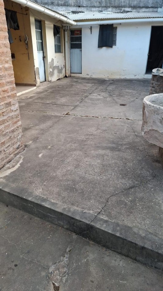 CASA A LA VENTA A RECICLAR EN CALLE 25 DE MAYO