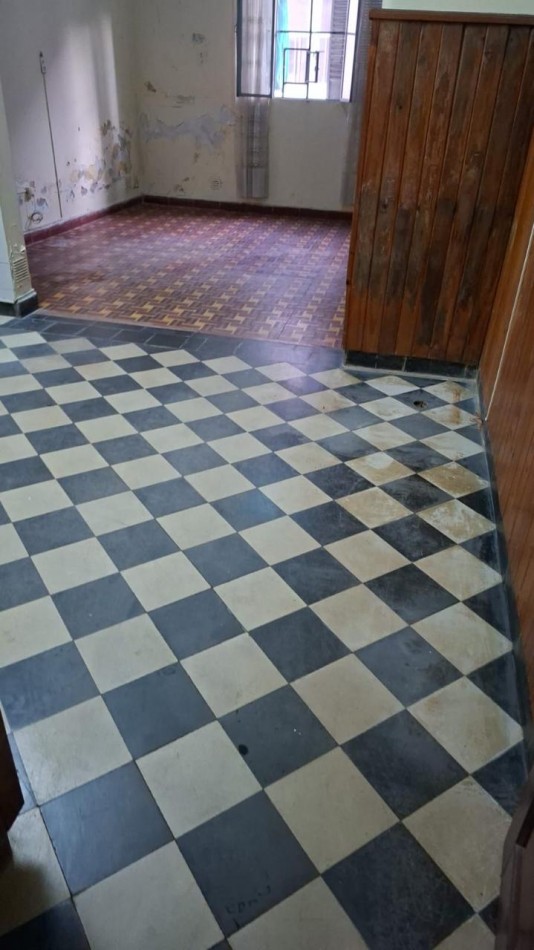 CASA A LA VENTA A RECICLAR EN CALLE 25 DE MAYO