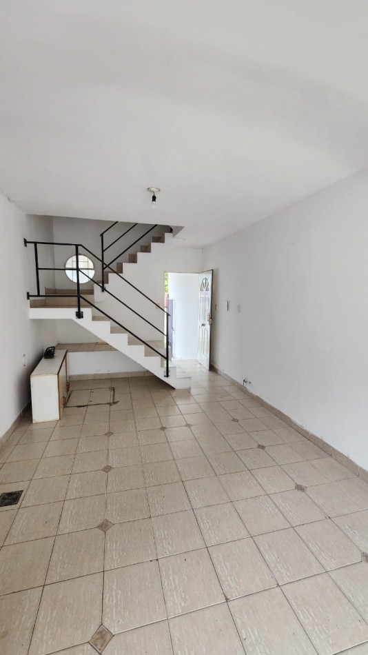 DUPLEX EN ALQUILER EN AVENIDA RAMIREZ