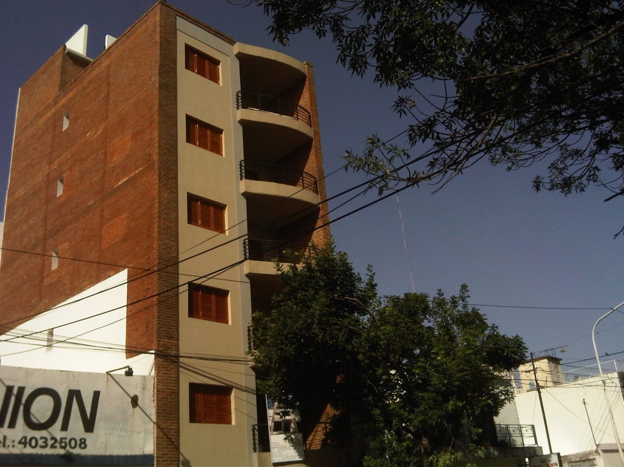DEPARTAMENTO EN ALQUILER EN PLANTA BAJA EN CALLE CARBO 947