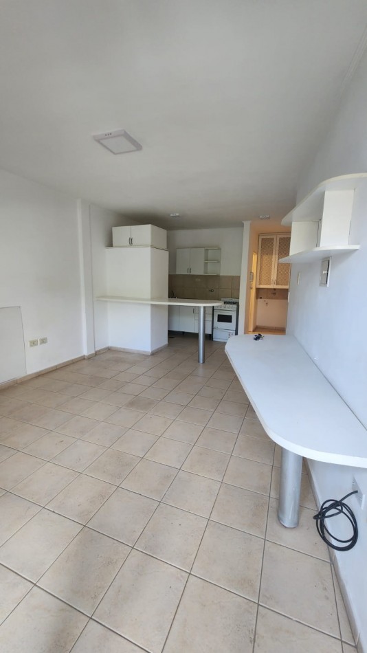 MONOAMBIENTE EN ALQUILER EN CALLE NOGOYA 161