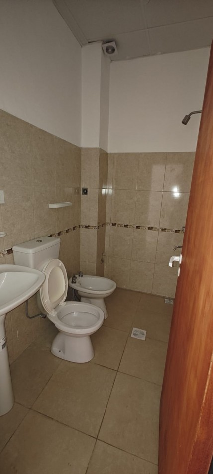 LOCAL COMERCIAL EN ALQUILER EN CALLE ALSINA 367