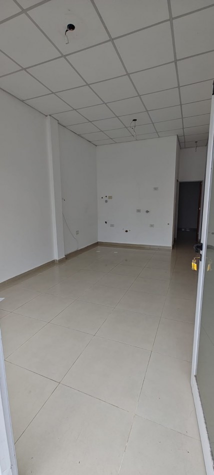 LOCAL COMERCIAL EN ALQUILER EN CALLE ALSINA 367