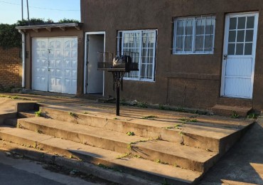 CASA A LA  VENTA EN CALLE FAVALORO  DE COLONIA AVELLANEDA