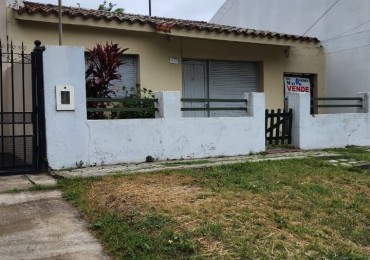 CASA A LA VENTA EN CALLE  GOBERNADOR  QUIROZ 1156