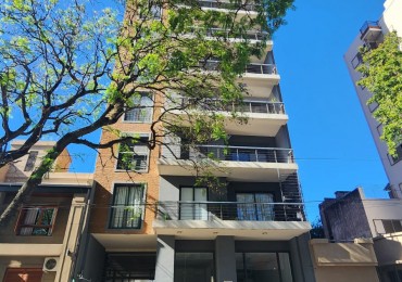 Alquiler Premium en Zona Parque: 1 Dormitorio, Amueblado y con Cochera en calle Malvinas 67