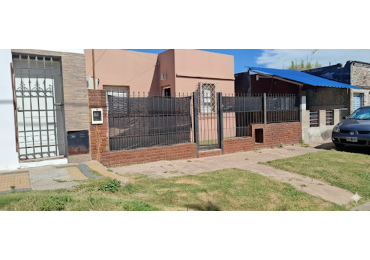 VENDO CASA CALLE EL PINGO AL 400