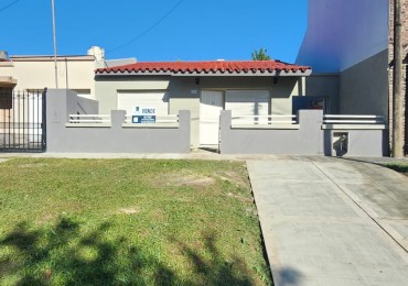 CASA A LA VENTA EN CALLE  GOBERNADOR  QUIROZ 1156