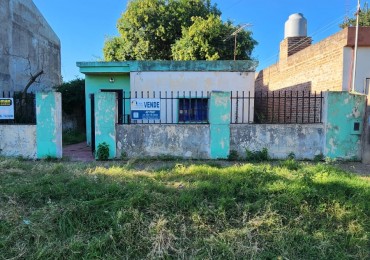 CASA EN VENTA EN CALLE LOS TILOS A RECICLAR EN AMPLIO LOTE