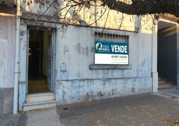 CASA EN VENTA EN CALLE ILLIA (a reciclar)