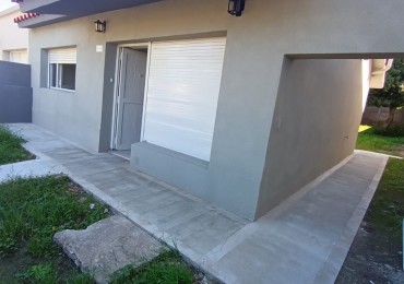 CASA A LA VENTA EN CALLE GOBERNADOR QUIROZ 1156