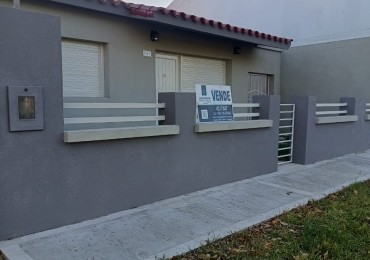 CASA A LA VENTA EN CALLE GOBERNADOR QUIROZ 1156