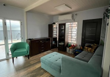 CASA A LA VENTA EN CALLE NEUQUEN