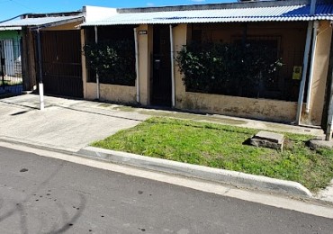 CASA EN VENTA CALLE CARLOS DOMINGO ALBERTO AL 3600
