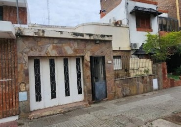 CASA A LA VENTA A RECICLAR EN CALLE 25 DE MAYO